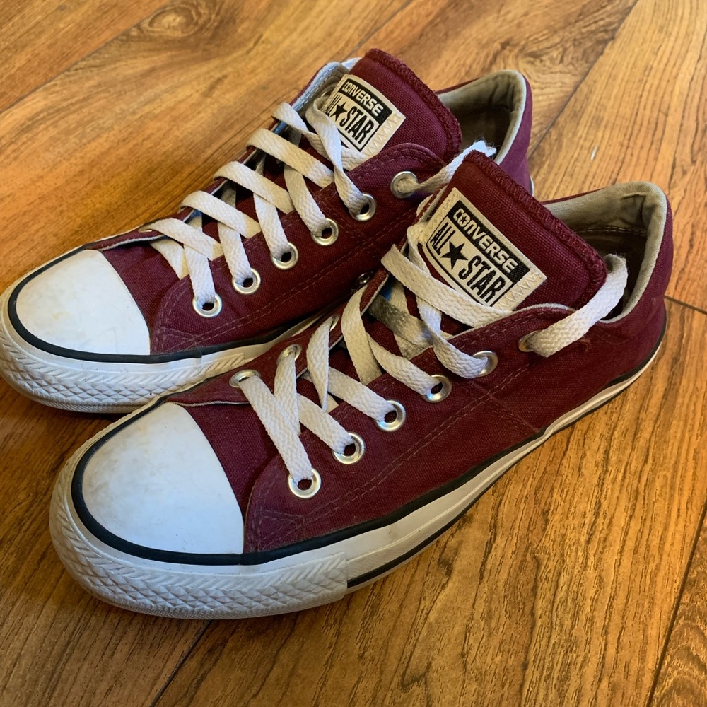 Burgundy Size 7 Low Top Converse